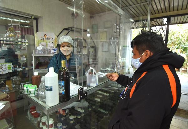 dioxido-de-cloro--farmacia-cochabamba-bolivia-efe-150921.jpg