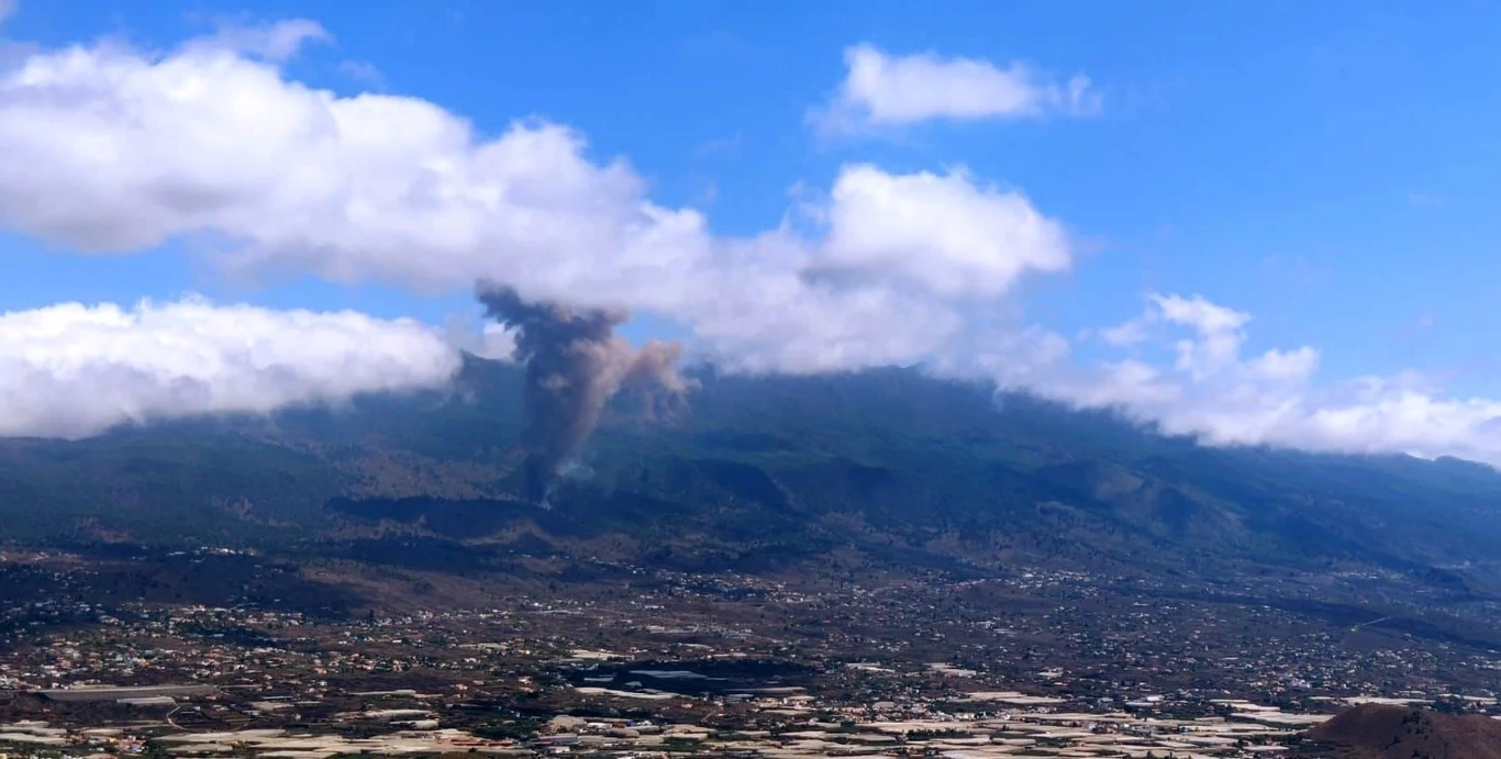 Comienza la erupción en la Cumbre Vieja de La Palma Volcan-1.jpg