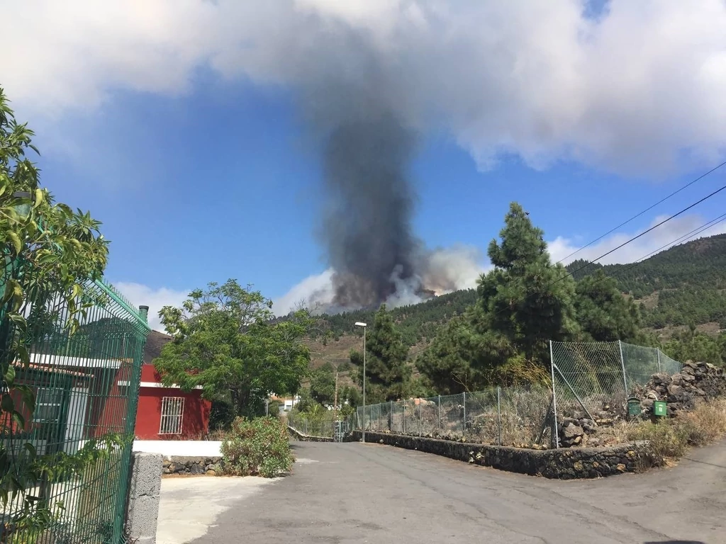 Comienza la erupción en la Cumbre Vieja de La Palma Volcan-4.jpg