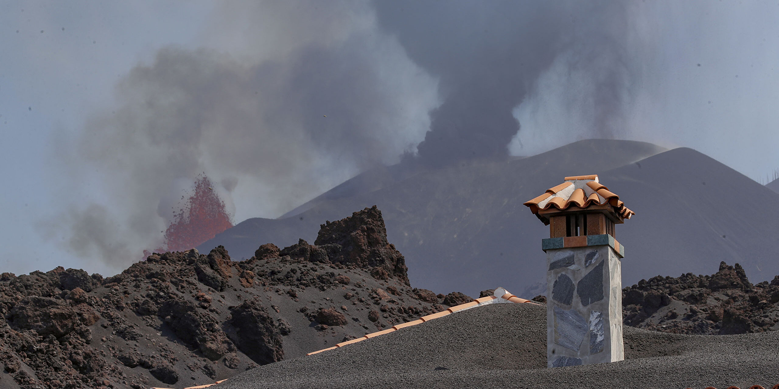 La lava está creando una "isla baja" en La Palma que no para de crecer - Vimarsana News