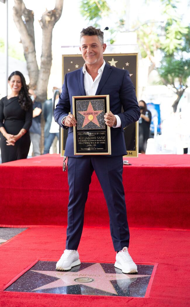 Alejandro Sanz ya tiene estrella en el Paseo de la Fama de Hollywood Alejandro-sanz-estrella-fama-1