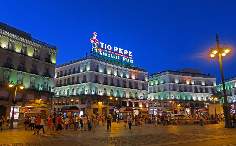 la-puerta-del-sol-at-dusk--madrid.jpg