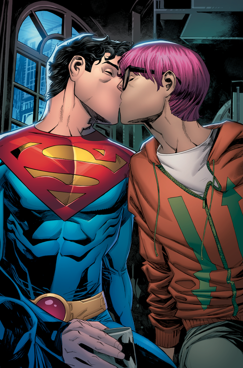 Superman será bisexual en el nuevo cómic de DC Superman-bisexual-beso-comic.png