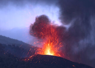 volcan-la-palma-erupcion-lava-uh-181021.jpg