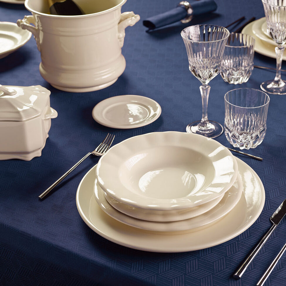 stalo reikmenys-aurora.jpg