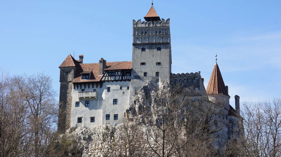 ¿Dónde ir de viaje aterrador por Halloween? Castillo-de-bran-salvado-de-castillo-dracula.jpg