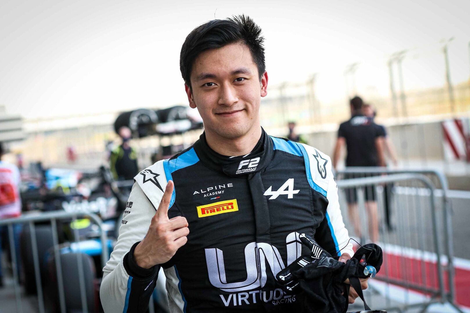 jugar Mezquita arrojar polvo en los ojos Guanyu Zhou, primer piloto chino en la historia de F1