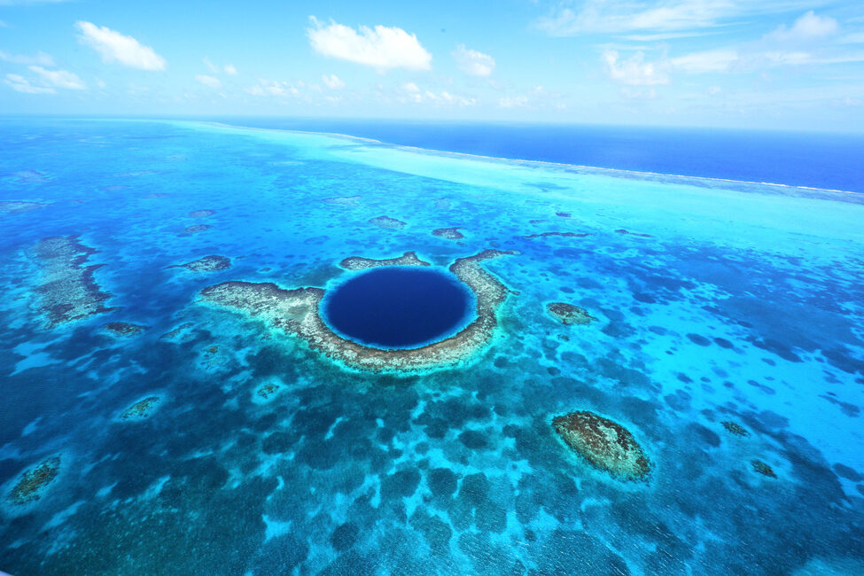 belice-blue-hole-aerial-shots-ml-25314665770078o.jpg