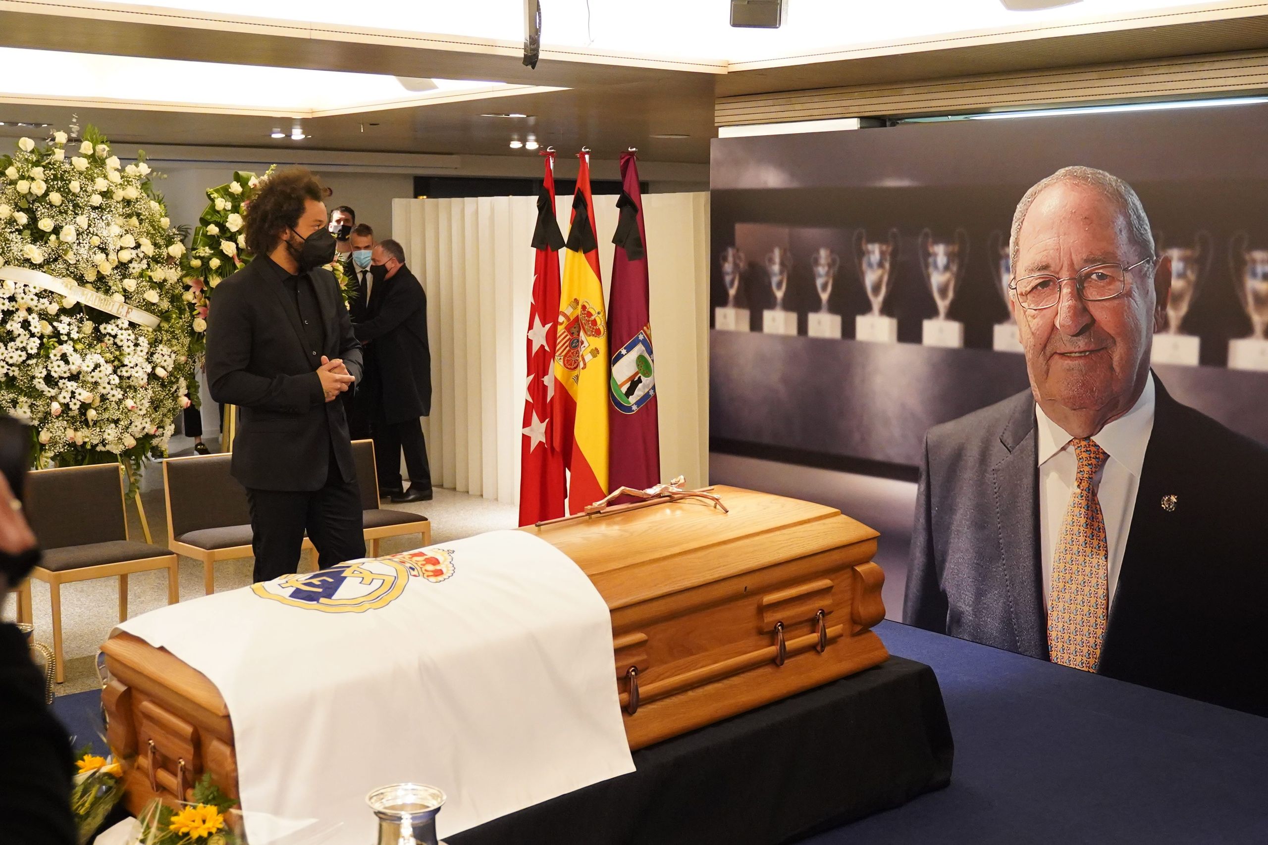 Los restos mortales de Paco Gento ya descansan en su Guarnizo natal