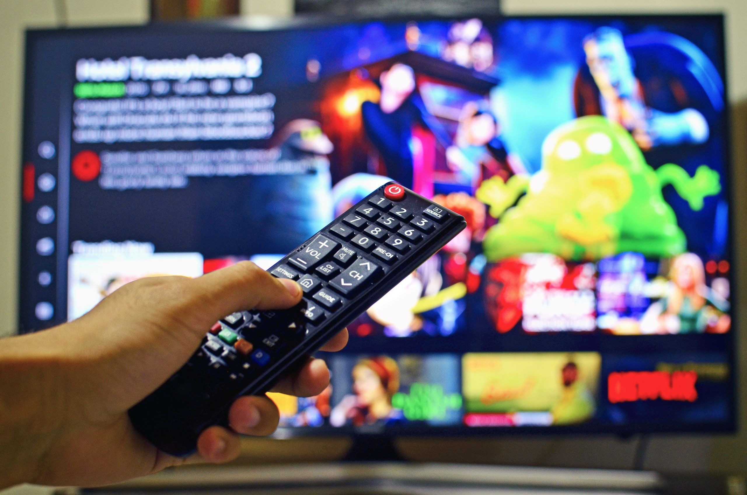 A los fabricantes de Smart TV parece que no les afecta la inflación: las  claves de por qué comprar una tele hoy día es más barato