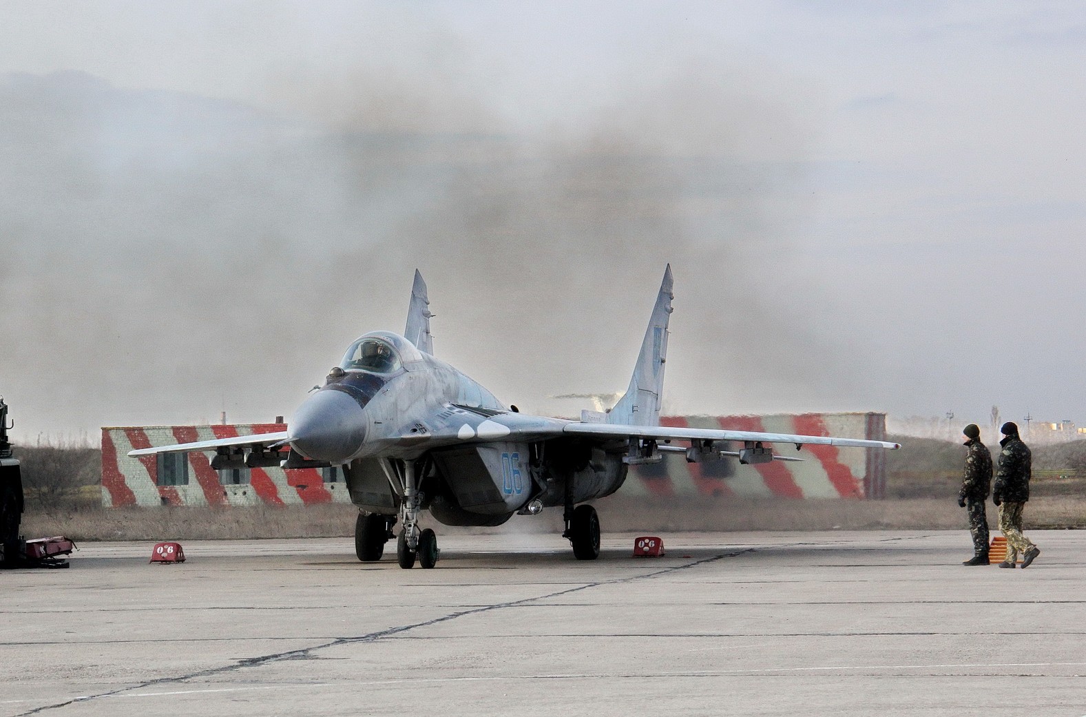 Estados Unidos y Polonia buscan la manera de facilitar aviones de combate a Ucrania