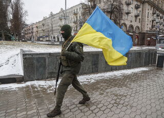 soldado-ucraniano-bandera-070322.jpg