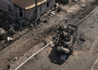 guerra-ucrania-rusia-tanque-ruso-destruido-2022.jpg