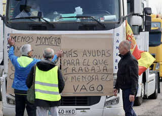 manifestacion-protesta-camioneros-transporte-huelga.jpg