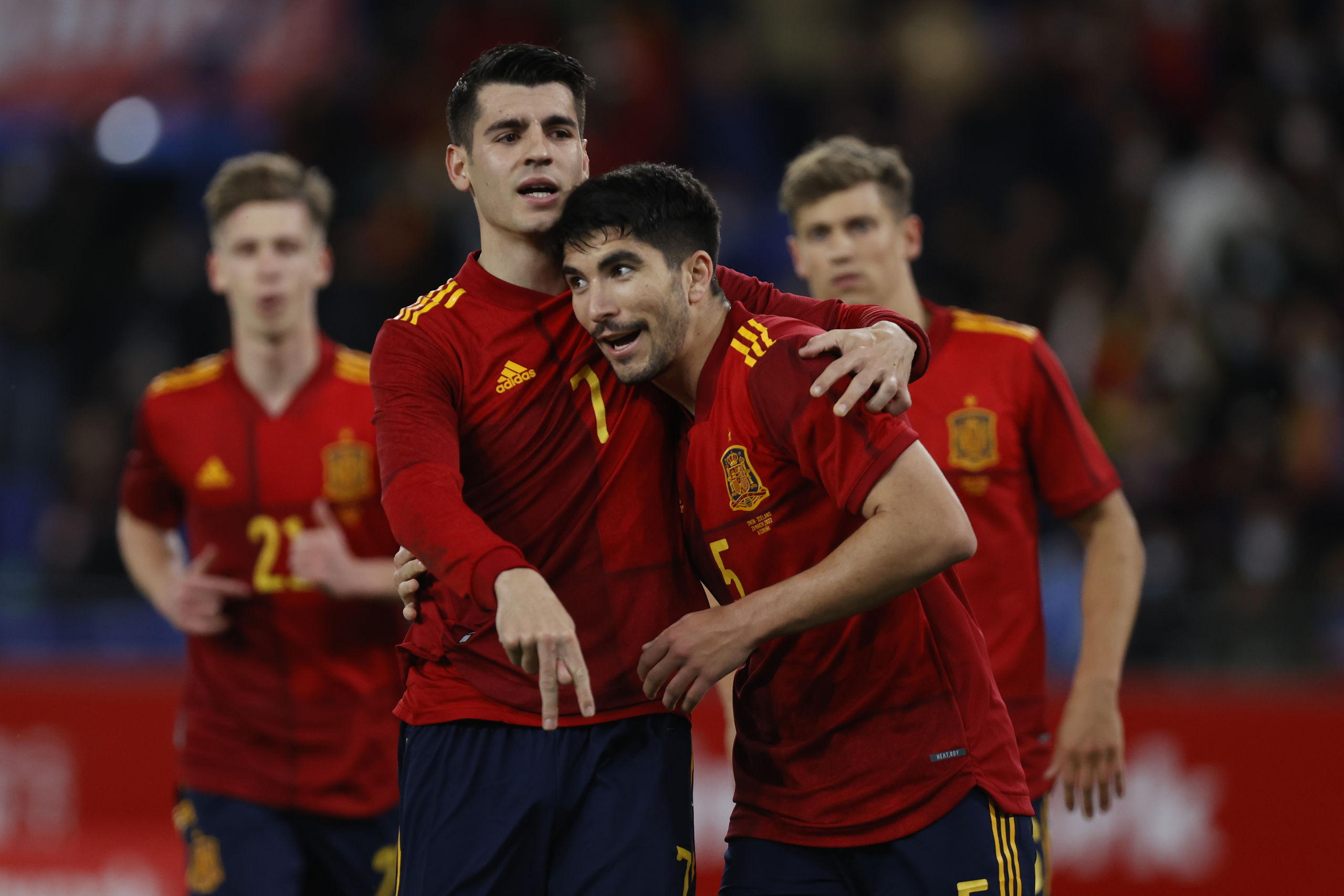 España se da un festín ante Islandia en Riazor (5-0)