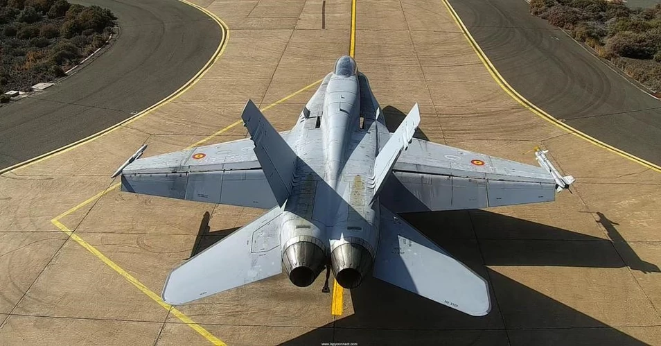 España envía 8 cazas F18 a Lituania, el mayor despliegue aéreo hecho nunca en el Báltico Fuerzas-armadas-ejercito-del-aire-caza-f18-hornet-01-281021.jpg