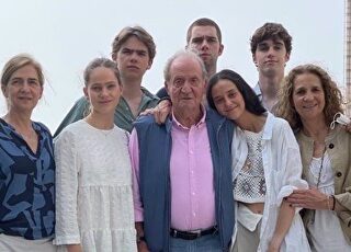 rey-juan-carlos-posado-abu-dabi2.jpg