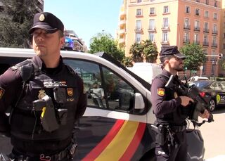Pistolas táser para los policías y guardias civiles encargados de patrullar