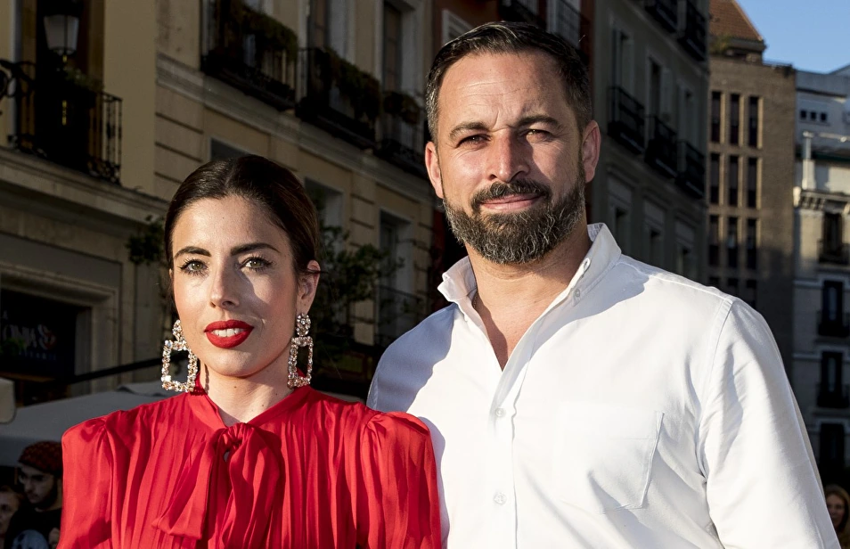 Vox me ha decepcionado con lo de la mujer de abascal llevandose 60.000 euros
