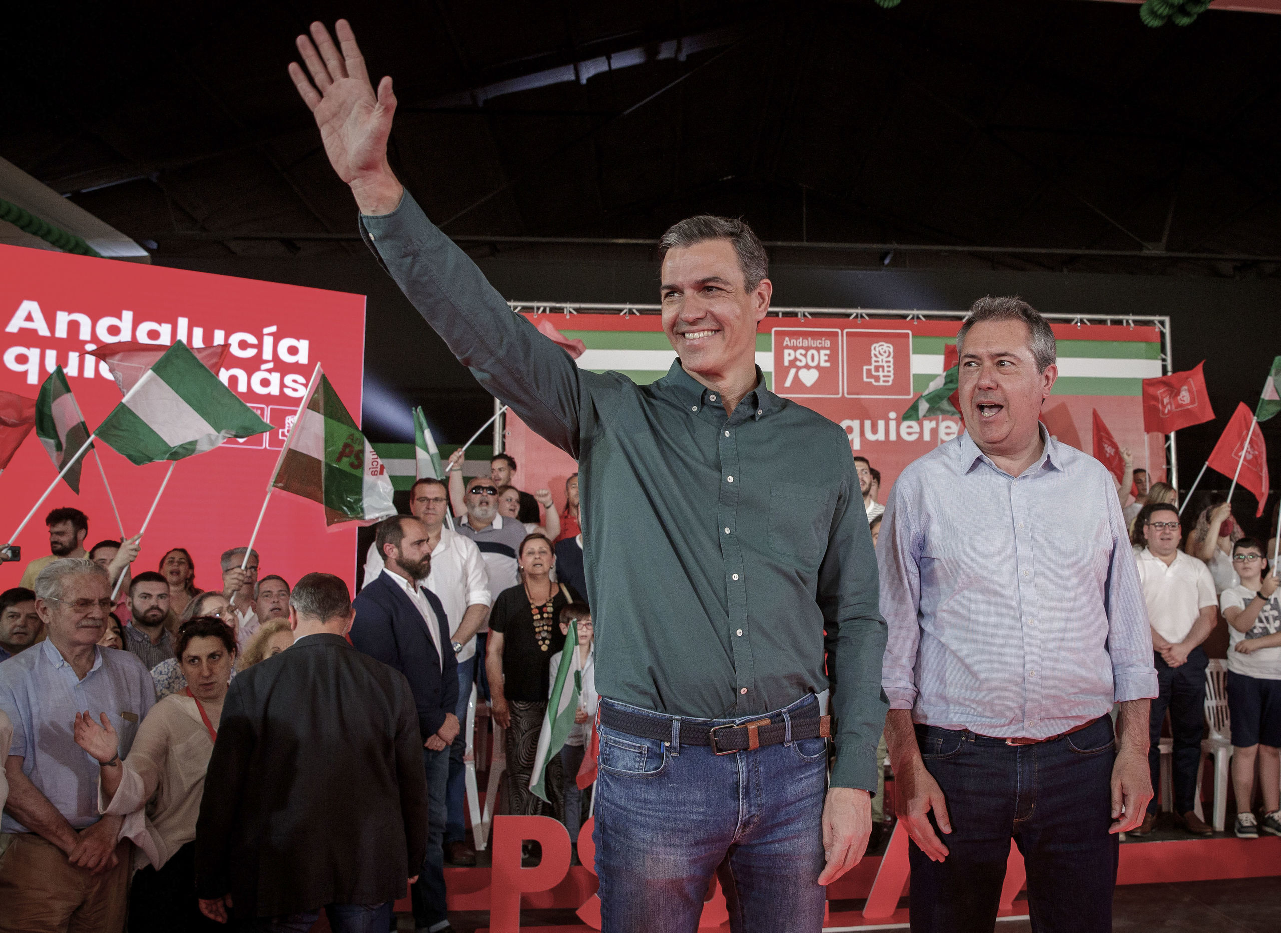 El PSOE centra sus críticas en Macarena Olona para eclipsar a Juanma Moreno