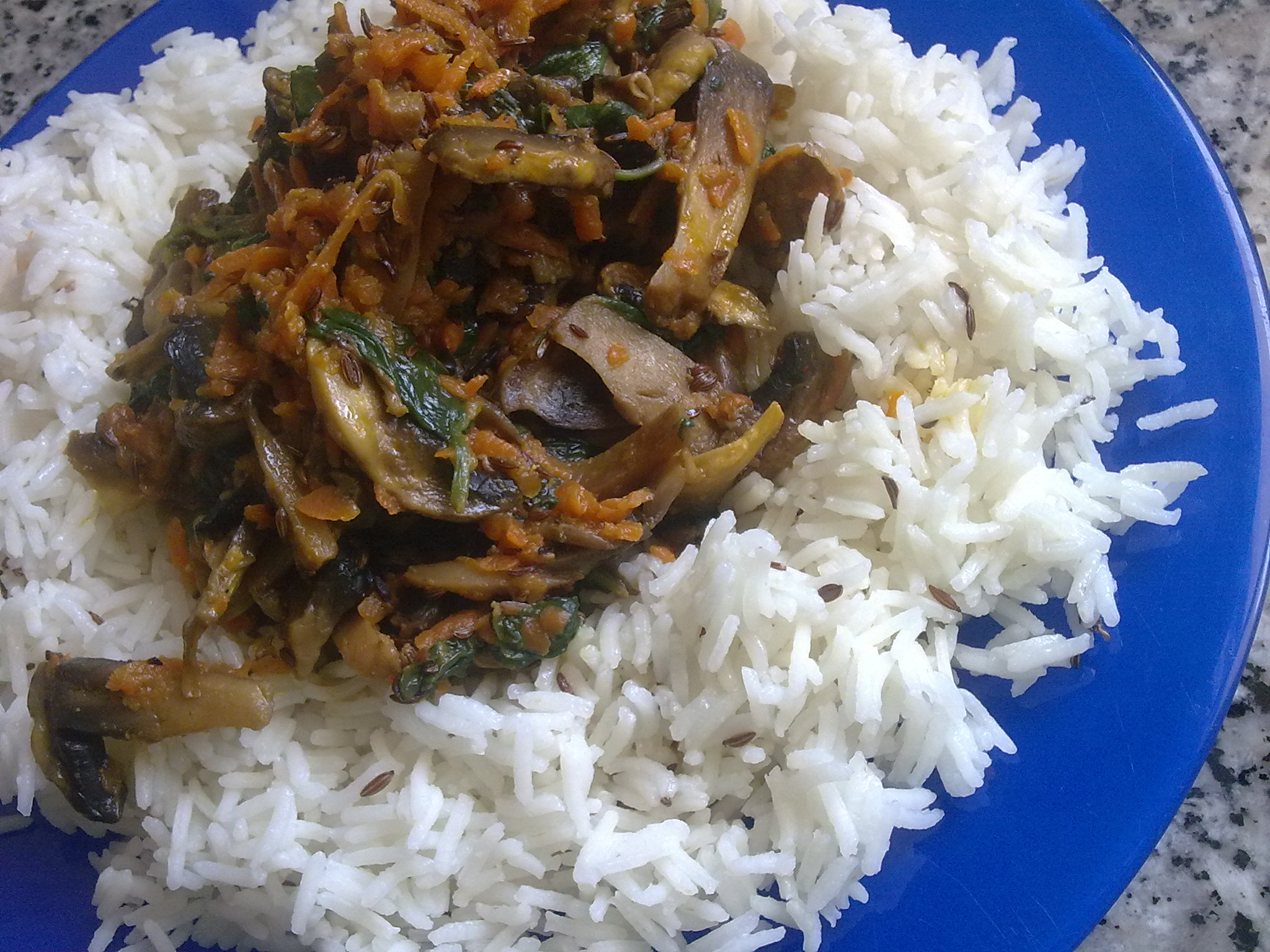Receta: arroz con espinacas, calabacín y salsa de curry