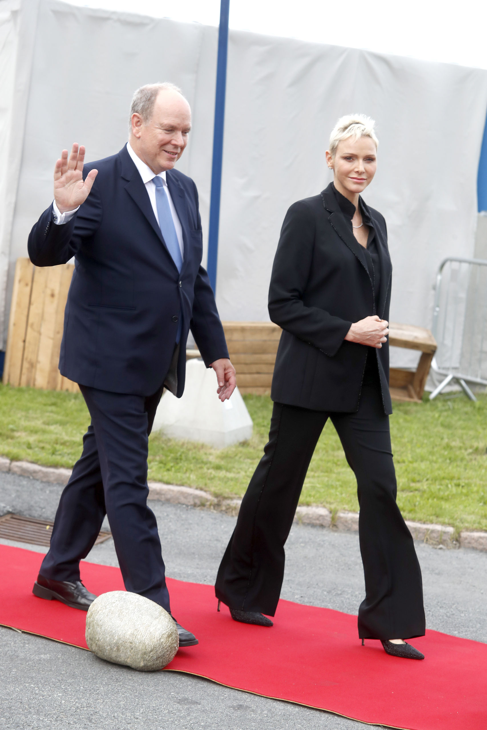 charlene-alberto-monaco-noruega-beso-2.jpg