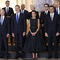 Los reyes FelipE y Letizia  posan para una foto de familia junto al presidente de Estados Unidos, John Biden, el presidente del Gobierno, Pedro Sánchez, y el presidente de Francia, Emmanuel Macron, entre otros.