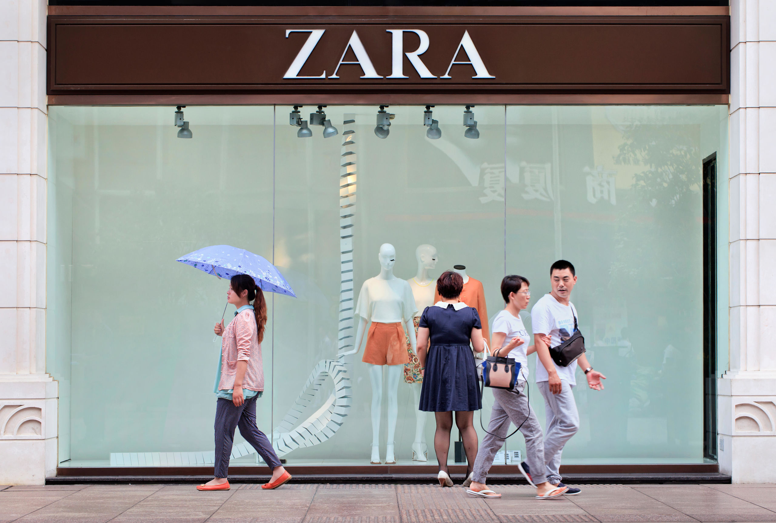 resistencia pelo Editor La huida de Inditex o H&M: los gigantes del textil empiezan a cerrar tiendas  en China - Libre Mercado