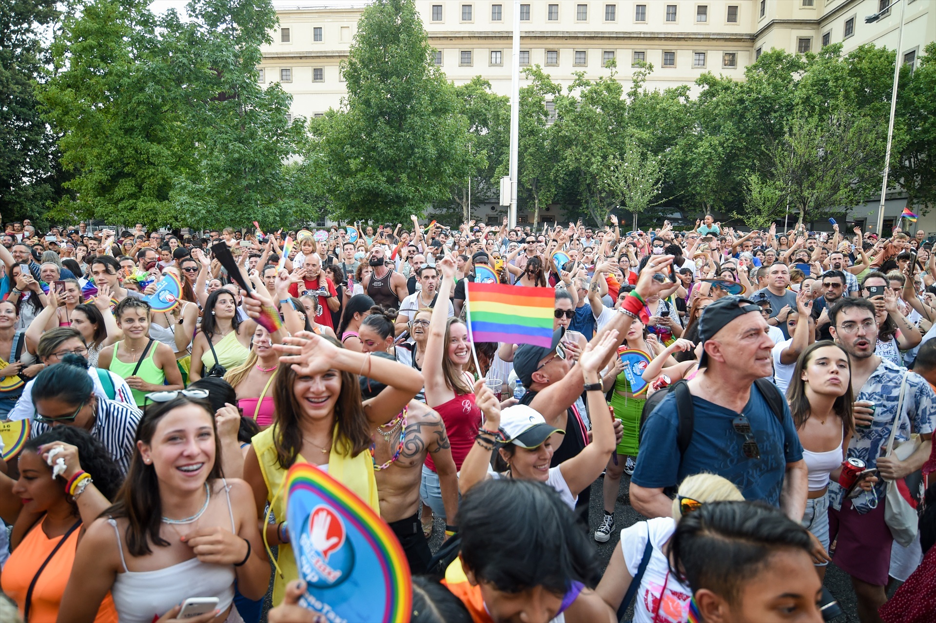 La Multitudinaria Celebración Del Orgullo 2022 En Madrid En Imágenes ...