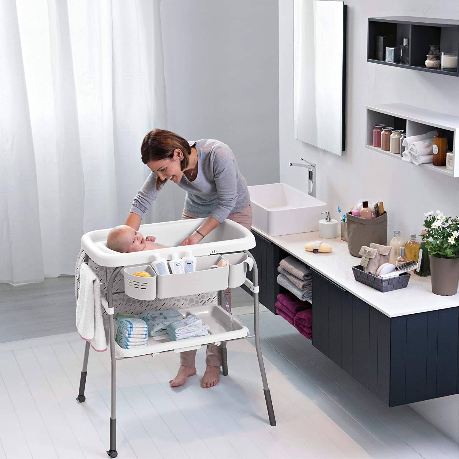 Stokke Flexi Bath XL, color blanco, espaciosa bañera plegable para bebé,  ligera y fácil de almacenar, cómoda de usar en casa o de viaje, ideal para