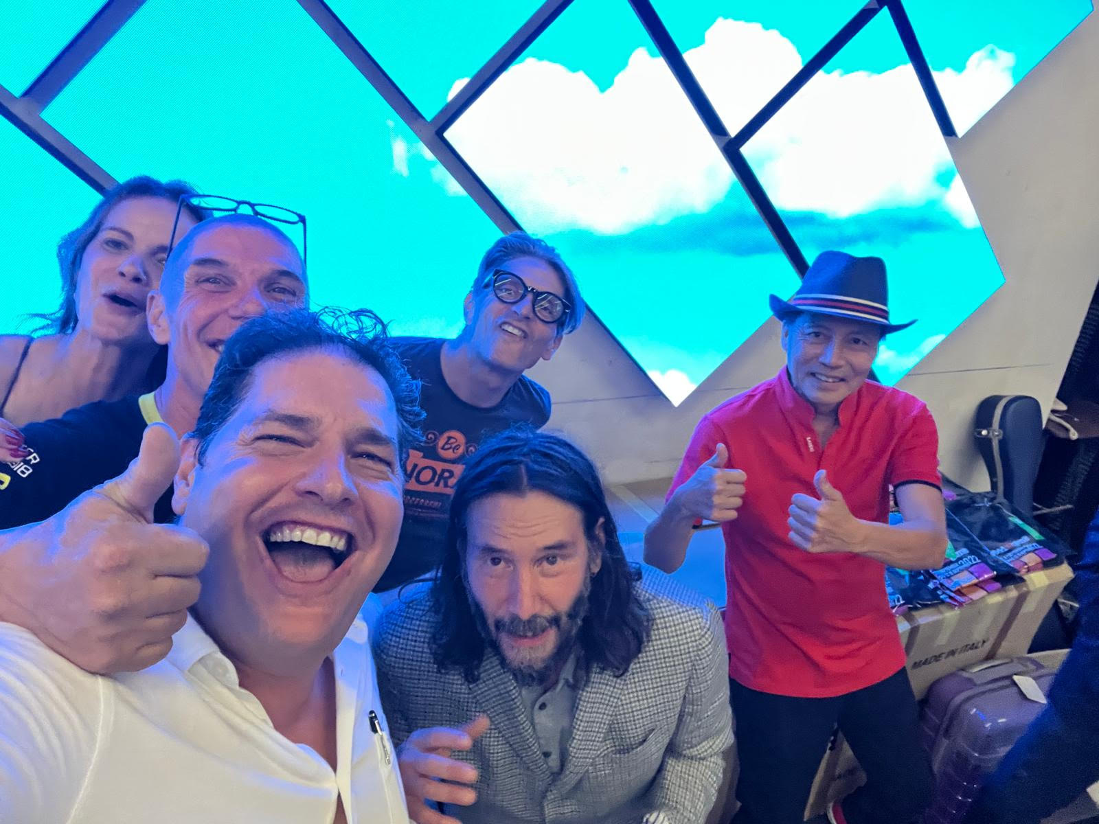 keanu-reeves-los-baltazares-dos-hermanas.jpg