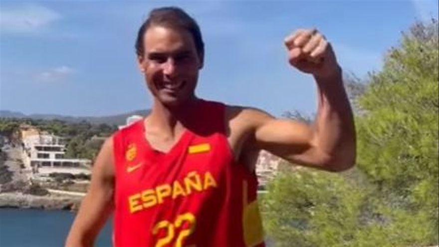 El vídeo viral de Rafa Nadal apoyando a la selección española de baloncesto para la final del Eurobasket