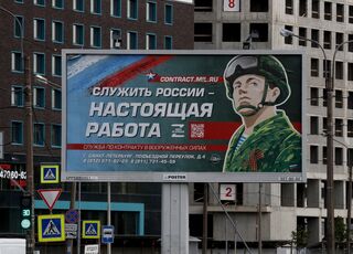 guerra-ucrania-rusia-cartel-reclutamiento-san-petersburgo-230922.jpg