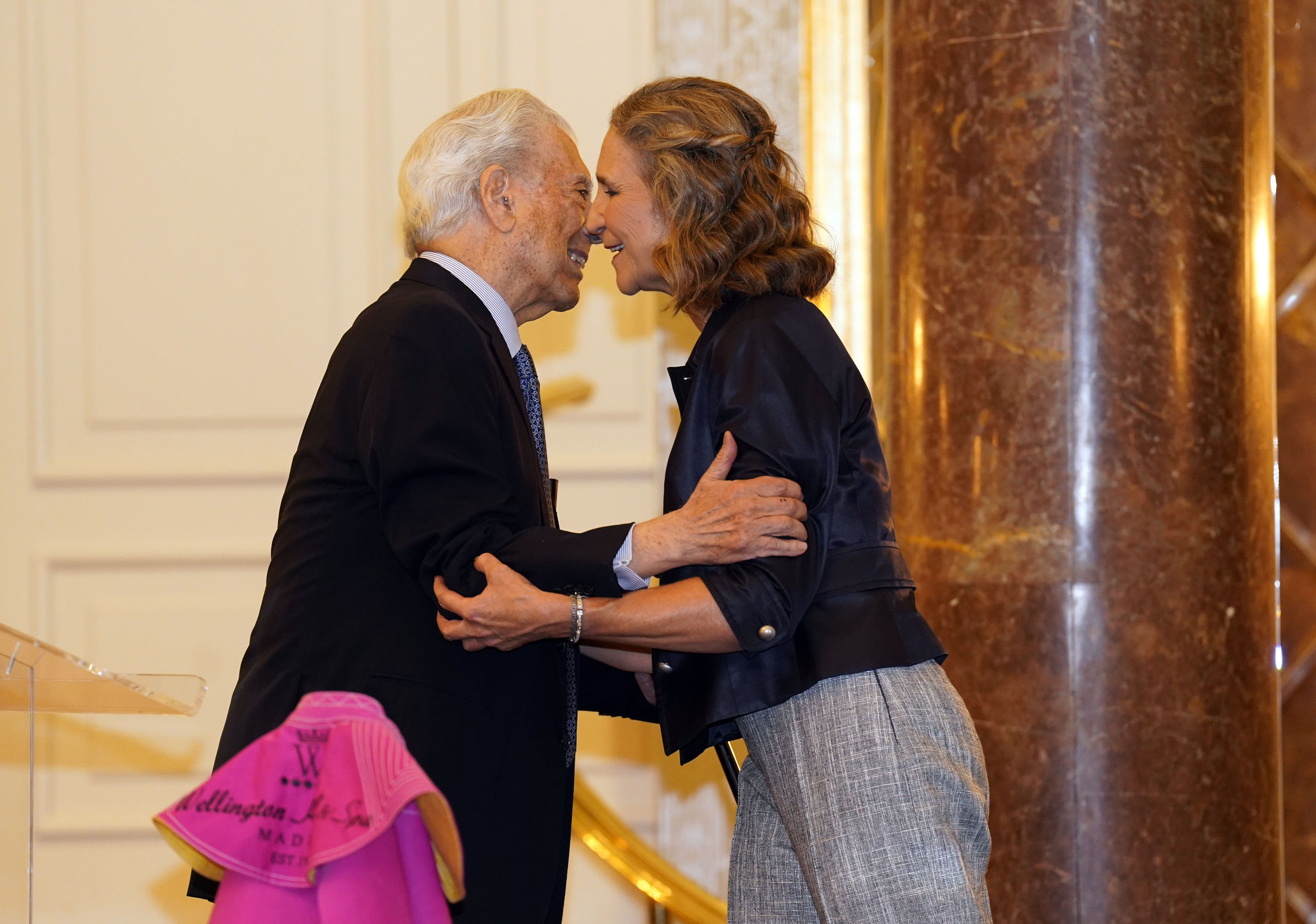 mario-vargas-llosa-infanta-elena.jpg