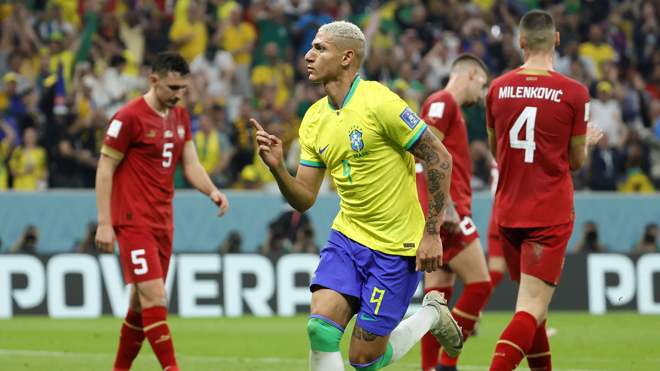Brasil debuta en el Mundial con un incontestable triunfo ante Serbia (2-0)