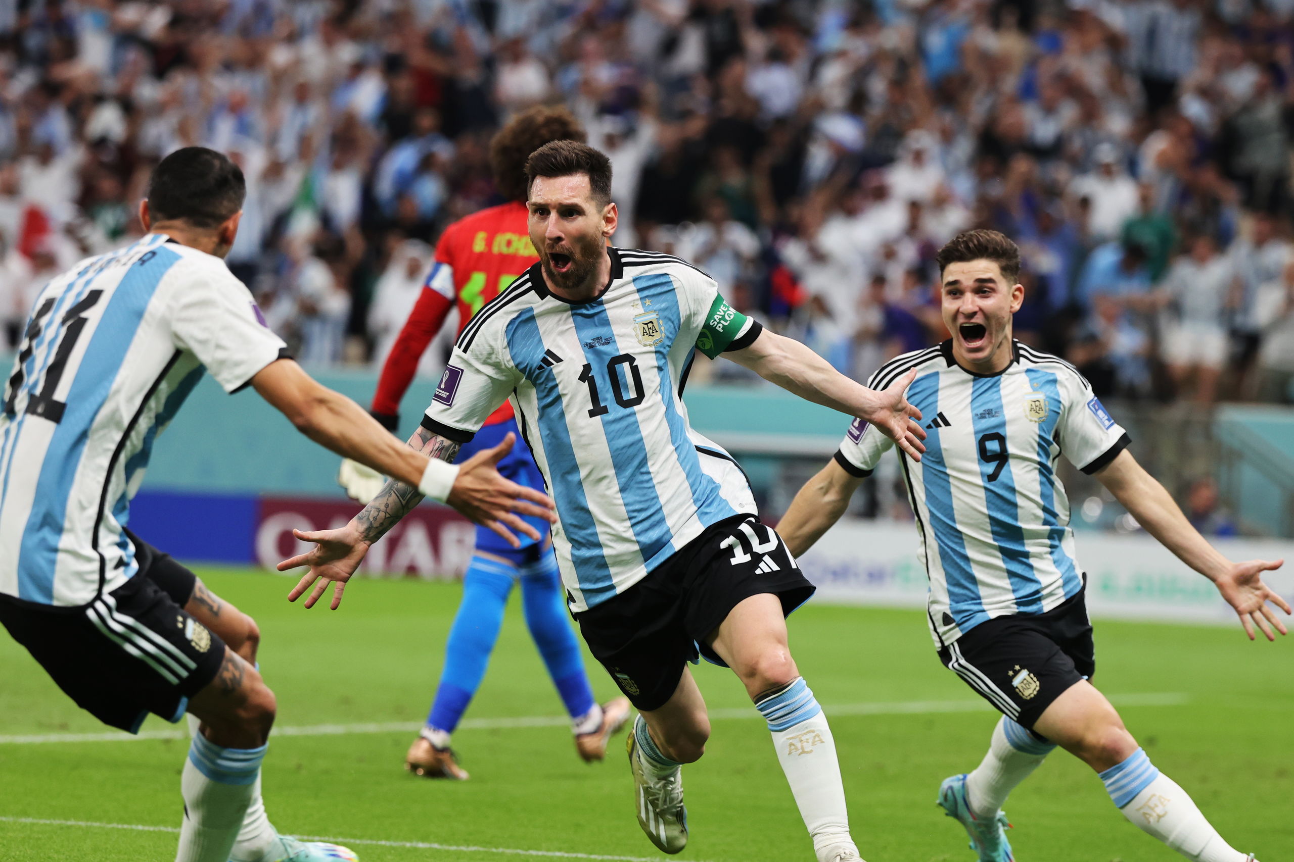 Argentina vence a México y se quita un gran peso de encima (2-0)