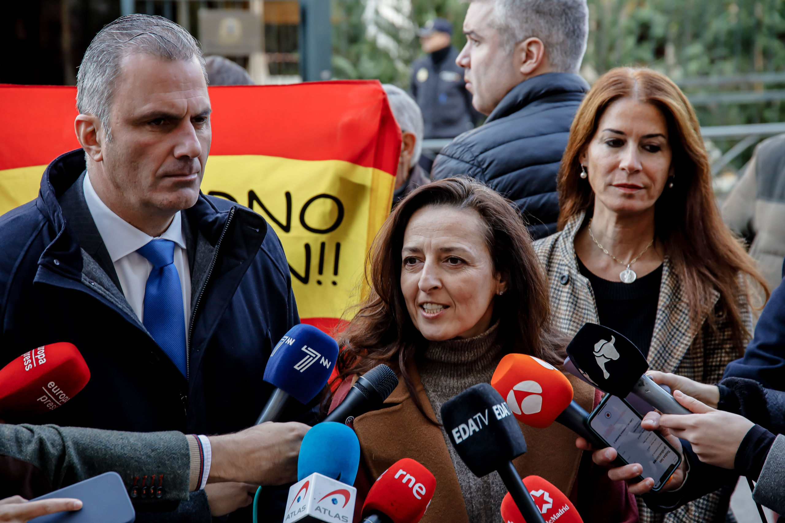 Vox responde y se querella contra Pedro Sánchez, Félix Bolaños y el abogado general del Estado
