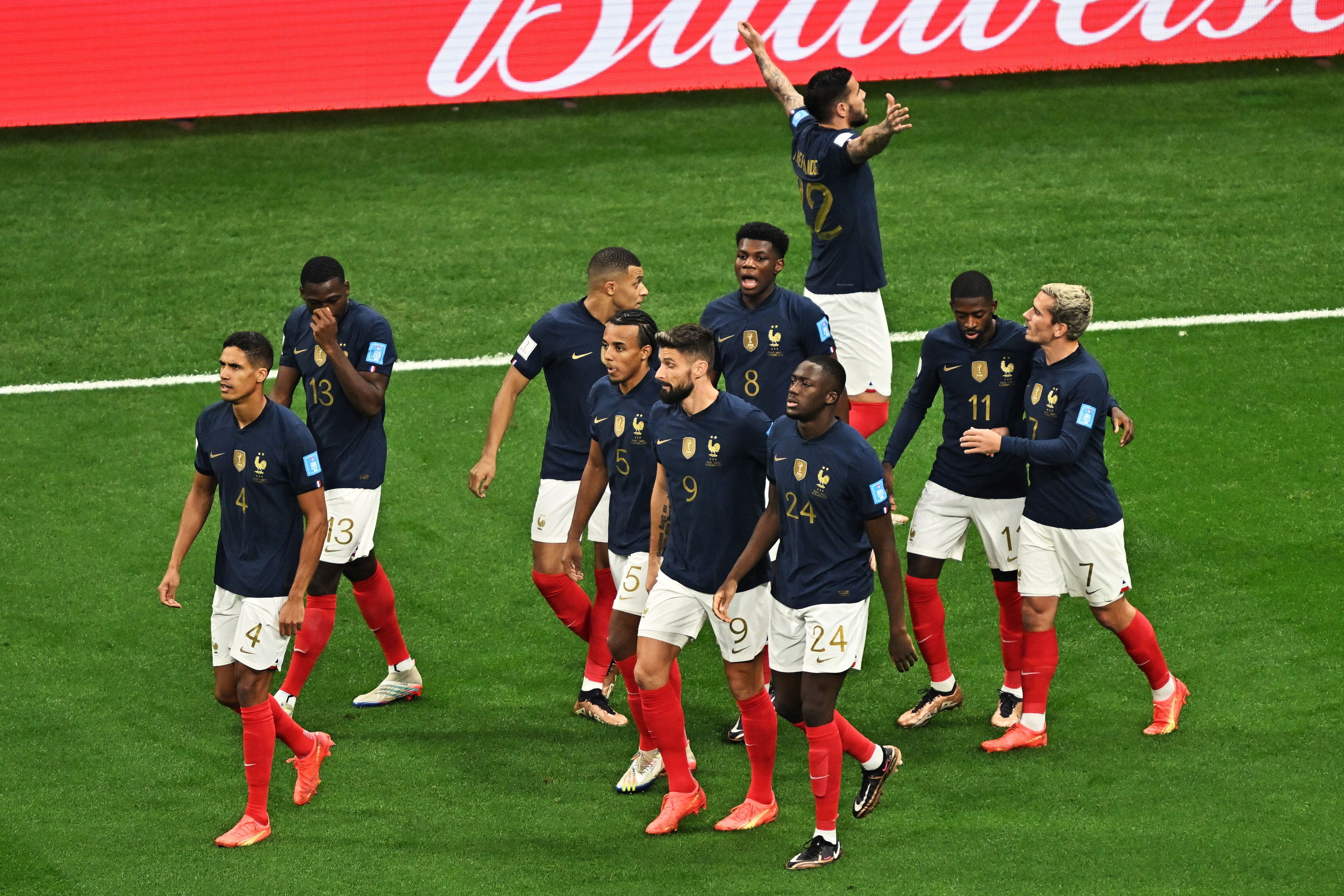 Francia supera a Marruecos a medio gas y se mete en la final del Mundial (2-0)
