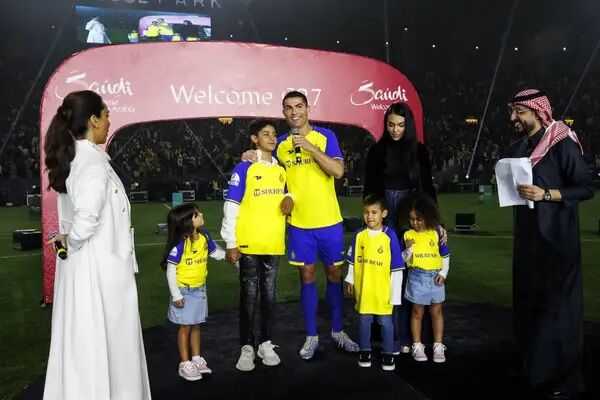 Arabia Saudí Hará La Vista Gorda Con Cristiano Ronaldo Y Georgina ...