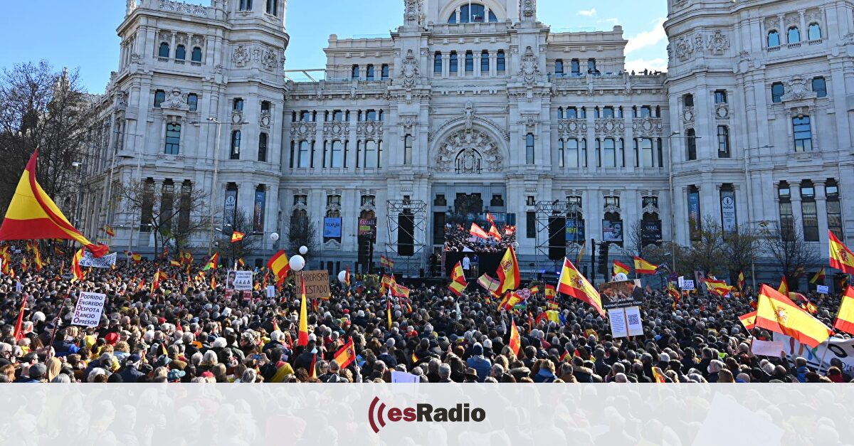 Especial manifestación en defensa de la Constitución en Madrid esRadio
