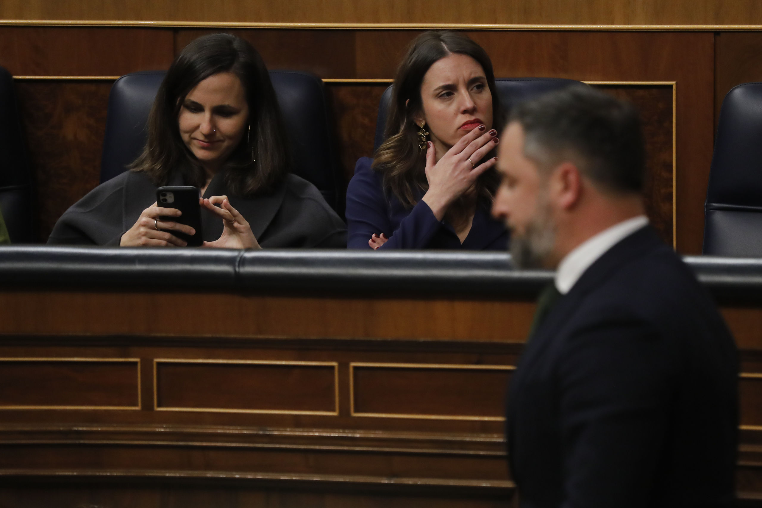 Abascal y Belarra reaccionan de forma idéntica ante las noticias sobre la traición a Ucrania y los abusos de Monedero