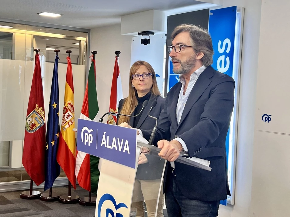 inaki-oyarzbal-ana-salazar-pp-alava-310123.jpg.webp