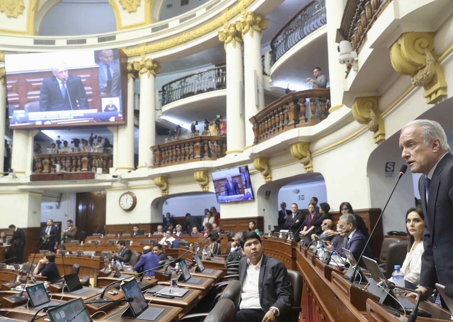 Perú Paralizado: El Congreso Bloquea El Adelanto De Elecciones ...