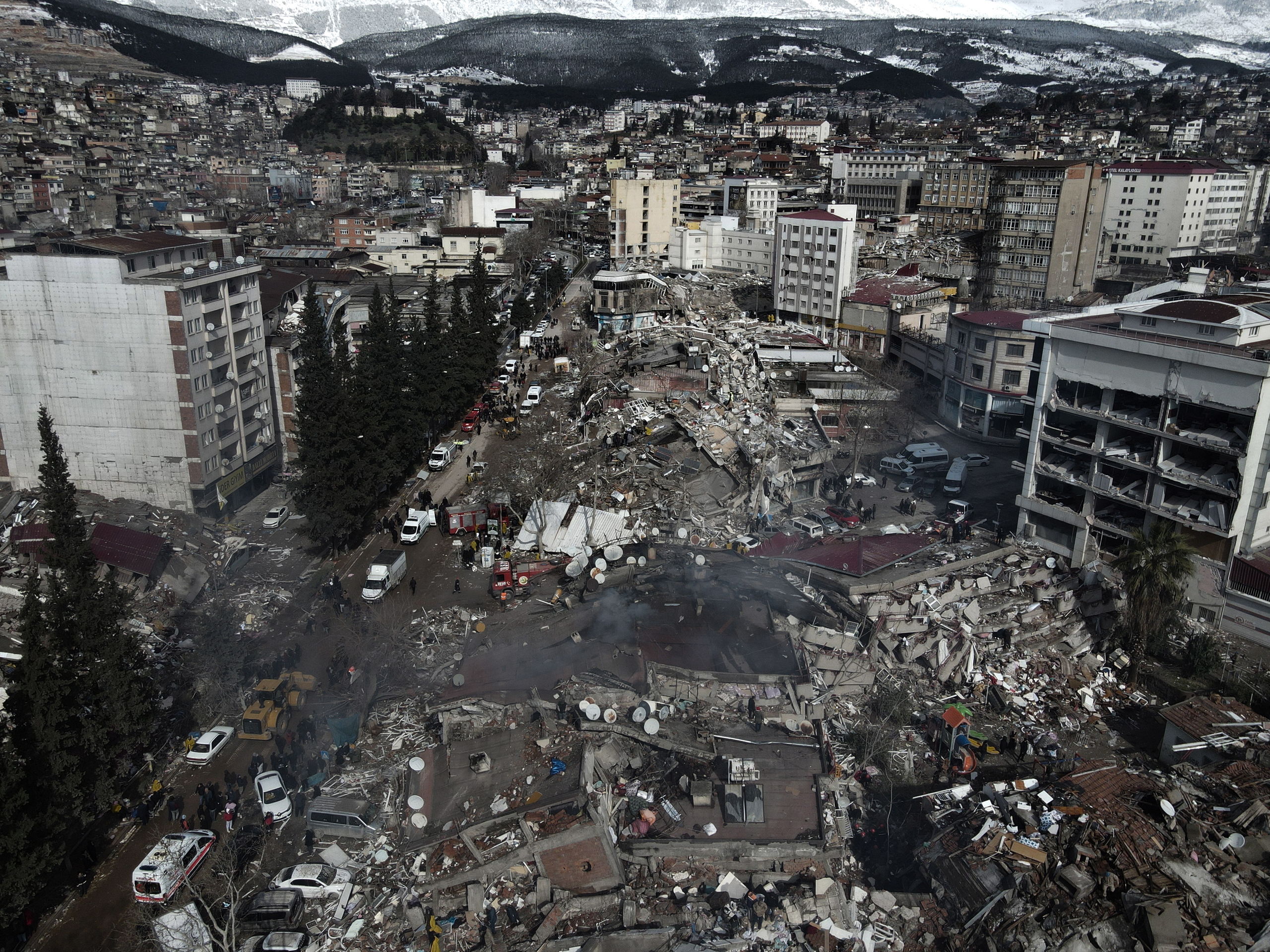Deaths from earthquakes in Turkey and Syria rise to more than 15,500