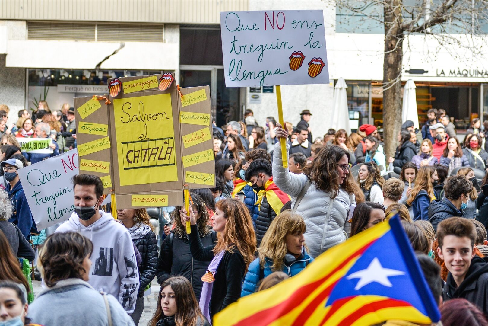 La Generalidad catalana redobla sus esfuerzos para eliminar el español y  acabar con el bilingüismo - Libertad Digital