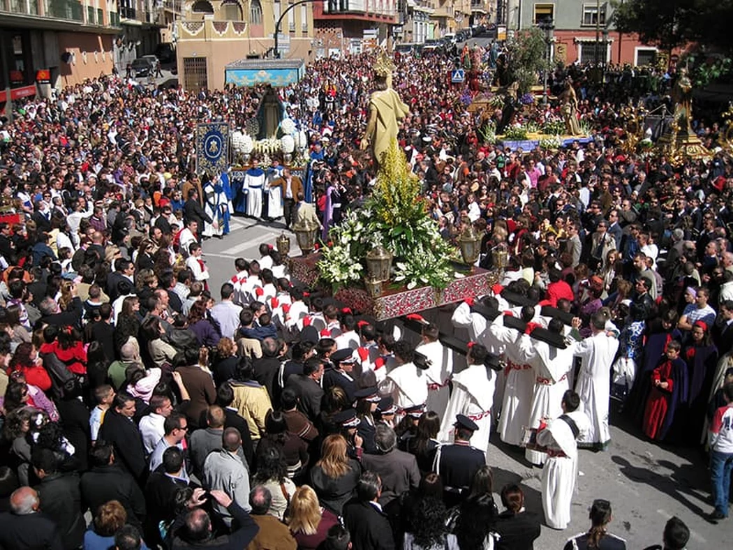 20 Semanas Santas de España que ver y que son fiesta de interés Turístico Internacional  Encuentro-domingo-resurreccion-jumilla.jpg