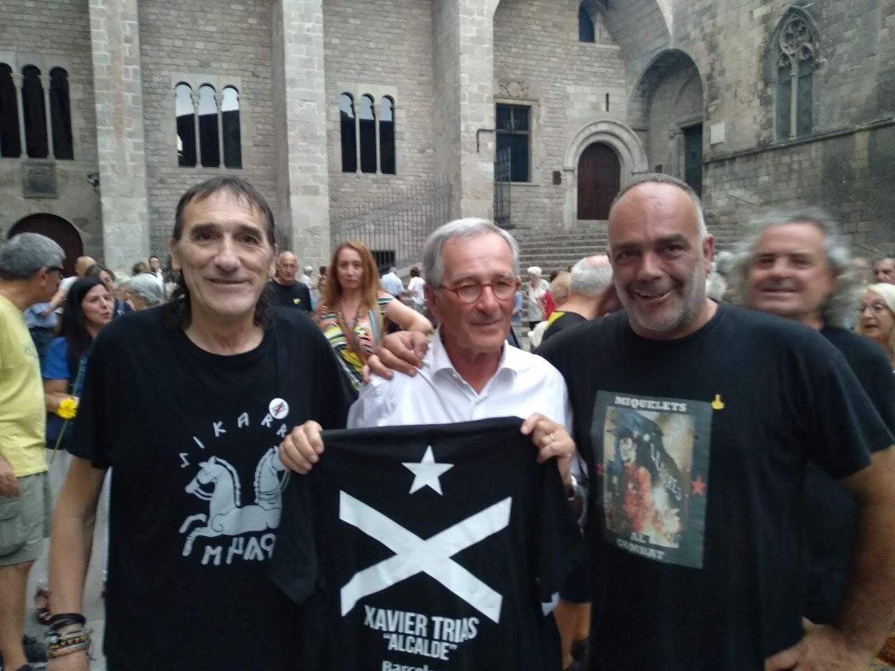 El "moderado" Trias se retrata con un fundador de la banda terrorista