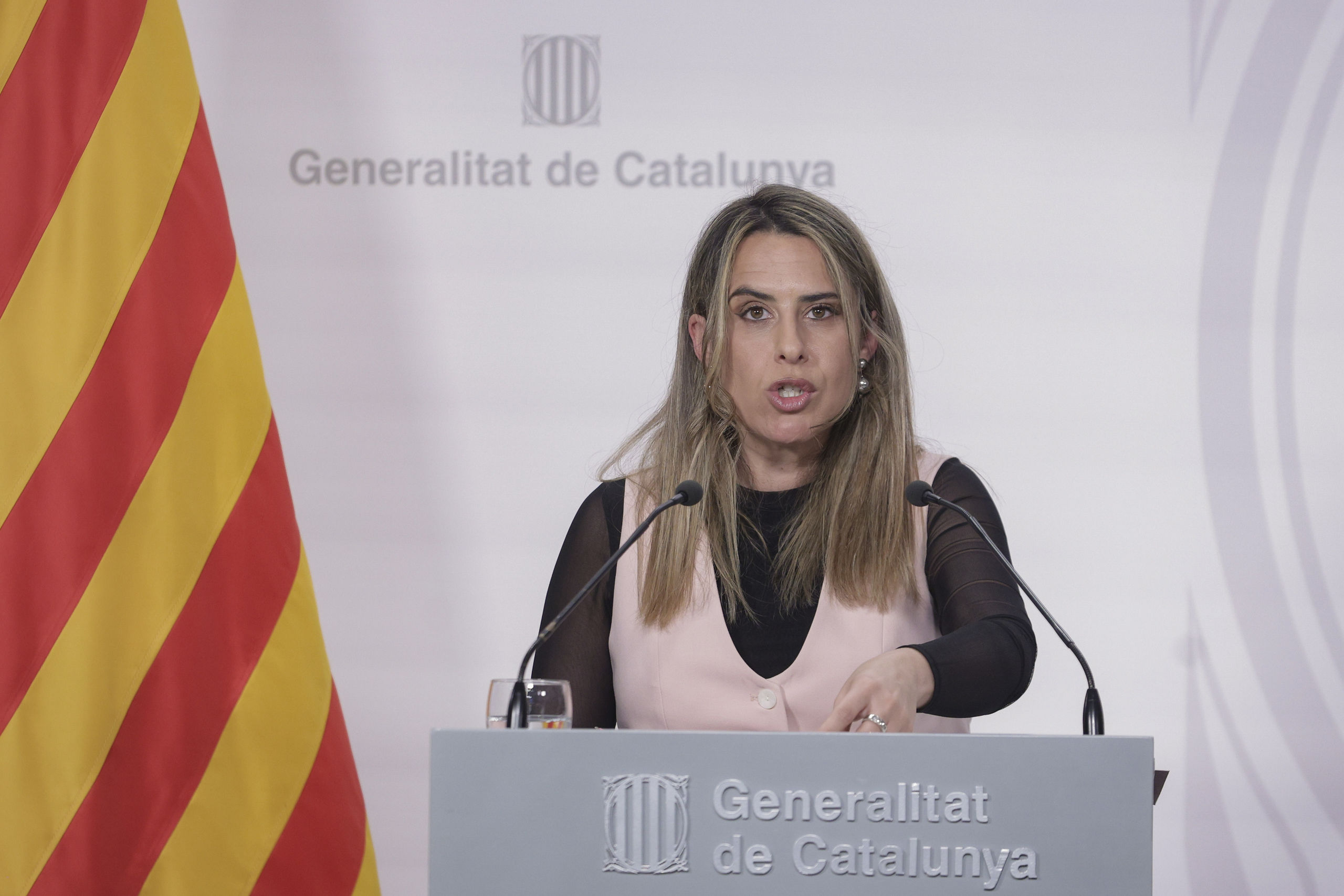 La Generalidad sale en defensa del Barça y pide a Florentino Pérez que retire el vídeo de los lazos culés con Franco