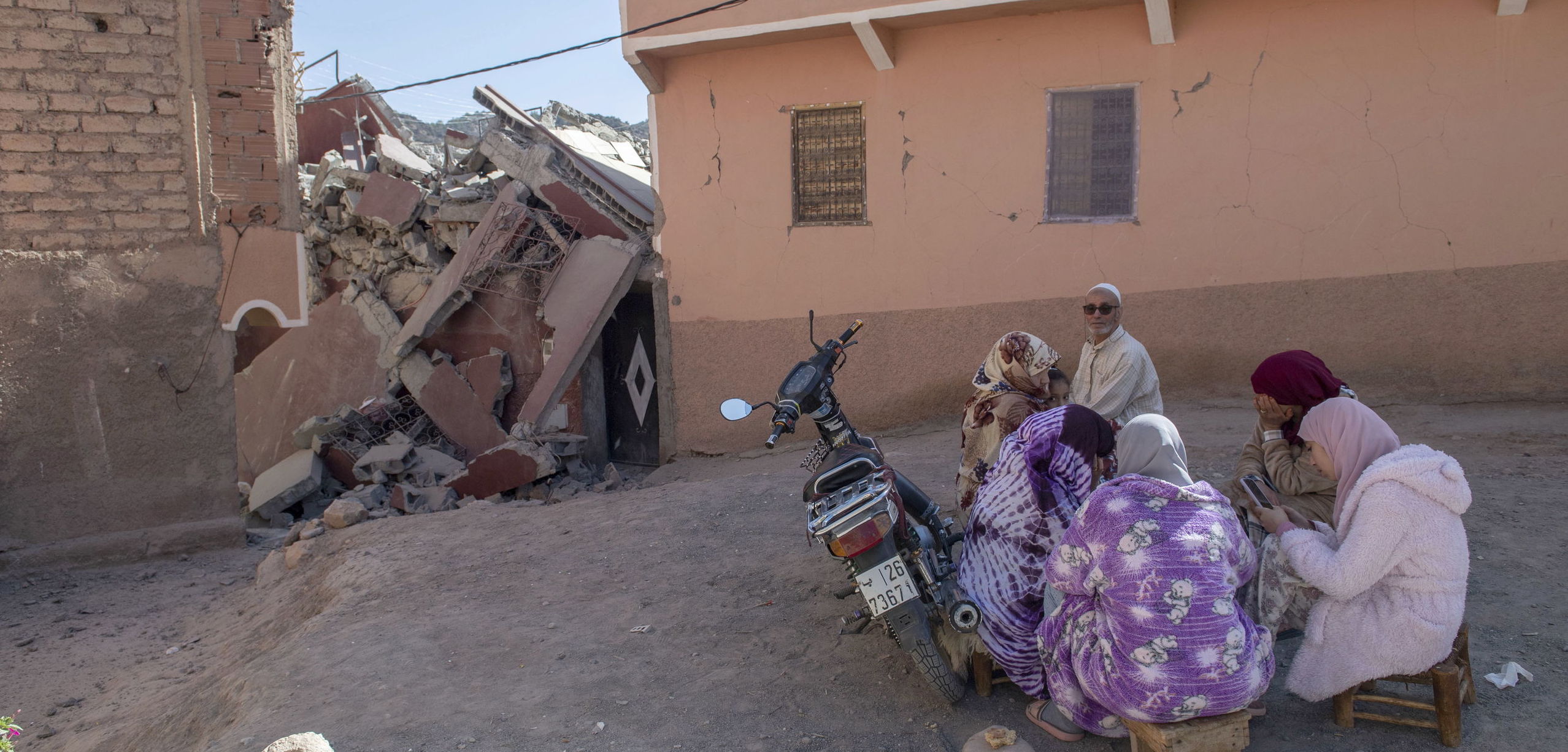 Ascienden a 1.305 los muertos y a 1.832 los heridos por el terremoto en Marruecos