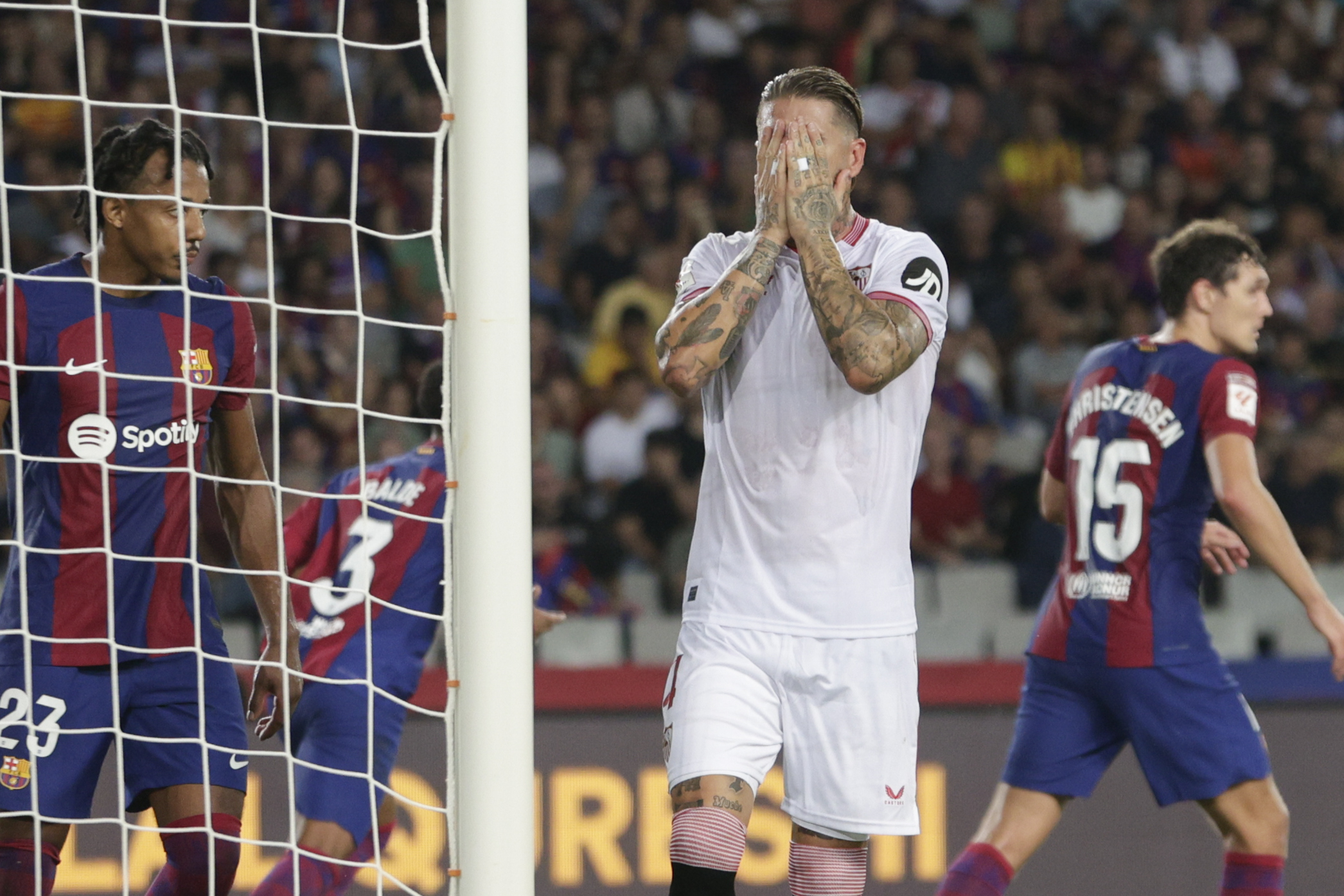 Sergio Ramos condena al Sevilla y permite al Barcelona dormir líder (1-0)